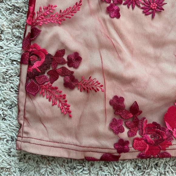 PrettyLittleThing Fuchsia Bandeau Embroidered Lace Bodycon Dress Women’s Size 8 - Picture 14 of 16